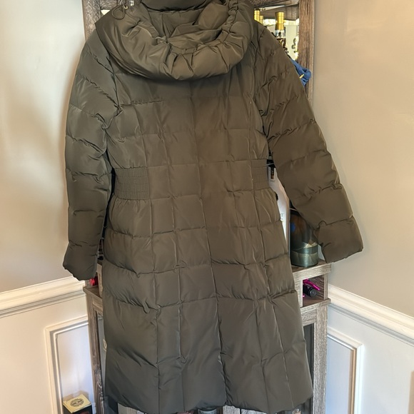 🆕NWOT Women's 40" Signature Hooded Olive Taffeta Down Coat size Small - Picture 13 of 13
